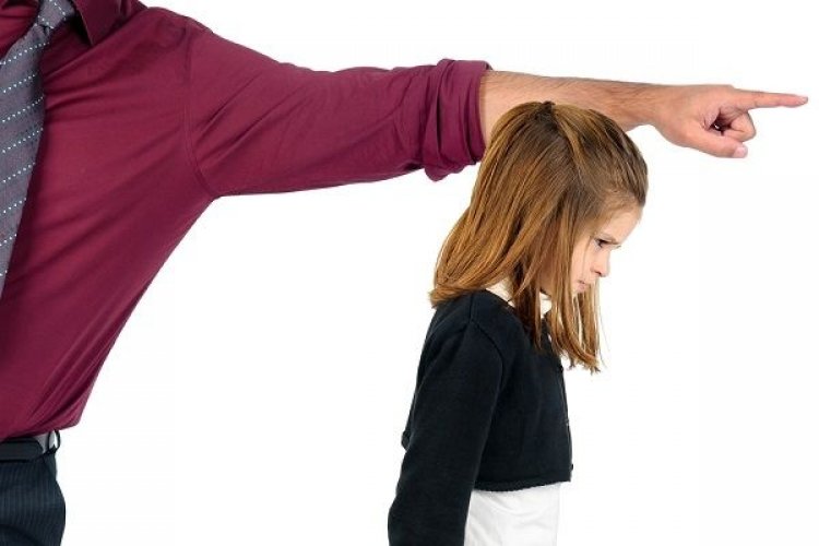 10 πράγματα που πρέπει να σκέφτεσαι όταν τιμωρείς το παιδί