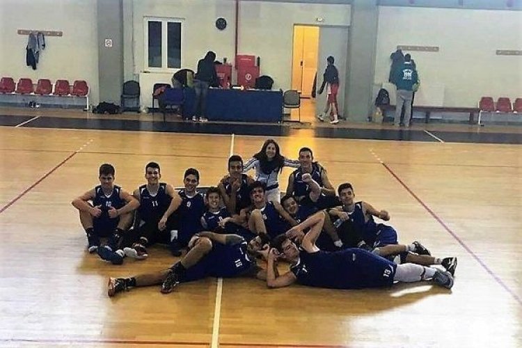Στον τελικό του σχολικού πρωταθλήματος μπάσκετ το ΓΕΛ Μυκόνου, νίκησε  το ΕΠΑΛ Σύρου  65-31