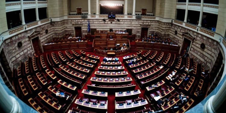 Προβάδισμα 8,5% διατηρεί η Νέα Δημοκρατία έναντι του ΣΥΡΙΖΑ σύμφωνα με δημοσκόπηση της Pulse