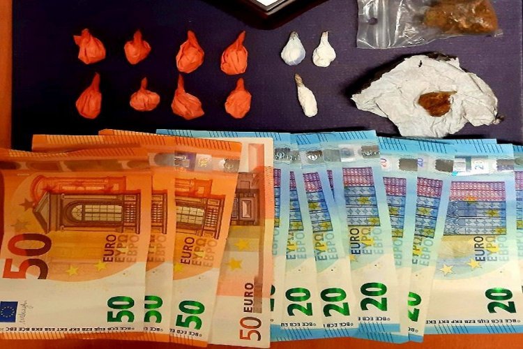 Τρεις συλλήψεις αλλοδαπών για υπόθεση ναρκωτικών από στελέχη του Λιμεναρχείου Μυκόνου (pic)