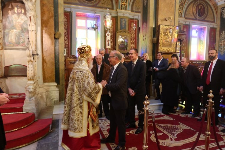 Σύρος: Η εορτή του Αγίου Βασιλείου και υποδοχή του νέου Έτους στον καθεδρικό Ναό του Αγίου Νικολάου Ερμούπολης