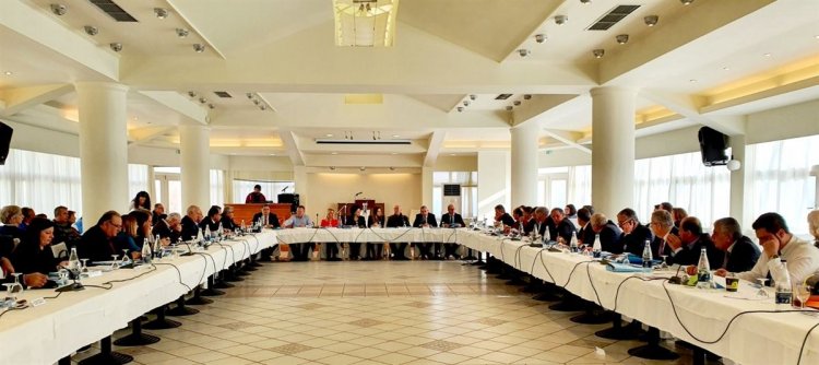 Την ανάπτυξη της αιολικής βιομηχανίας στα νησιά επέκρινε με αδιάσειστα επιχειρήματα το Περιφερειακό Συμβούλιο Νοτίου Αιγαίου