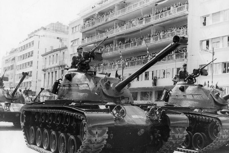 21η Απριλίου 1967: Το πραξικόπημα των συνταγματαρχών..... Η μέρα που «σίγησε» η Δημοκρατία.... [Video+pics]