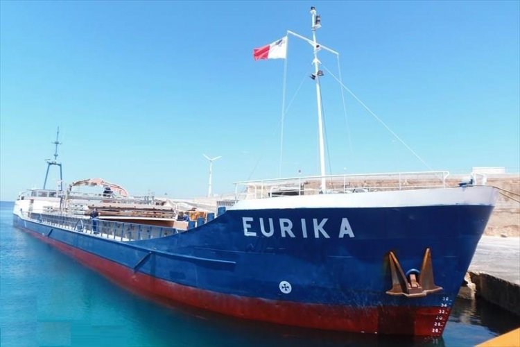 Mykonos : Κράτηση πλοίου στο λιμάνι της Μυκόνου λόγω ελλείψεων