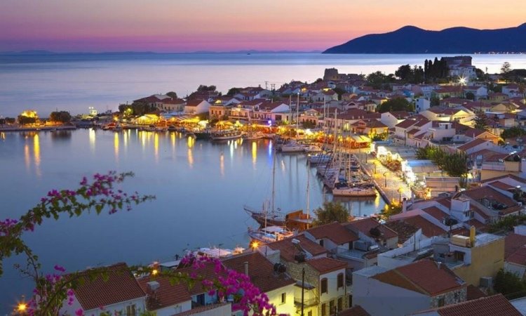 Coronavirus Travel: Το περιοδικό Focus προτείνει πέντε ελληνικά νησιά στους Γερμανούς για τις φετινές διακοπές τους