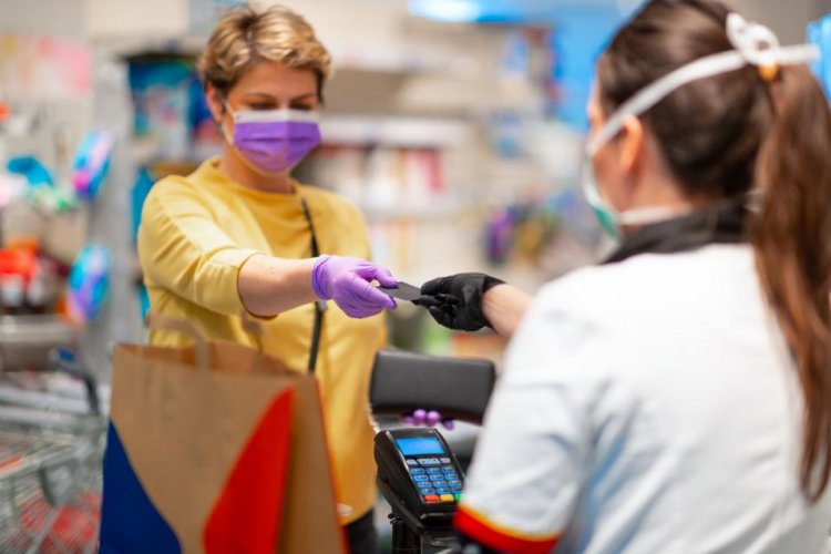 Coronavirus Pandemic: Υποχρεωτική από το Σάββατο η χρήση μάσκας στα σούπερ μάρκετ για όλους [Η ΚΥΑ]