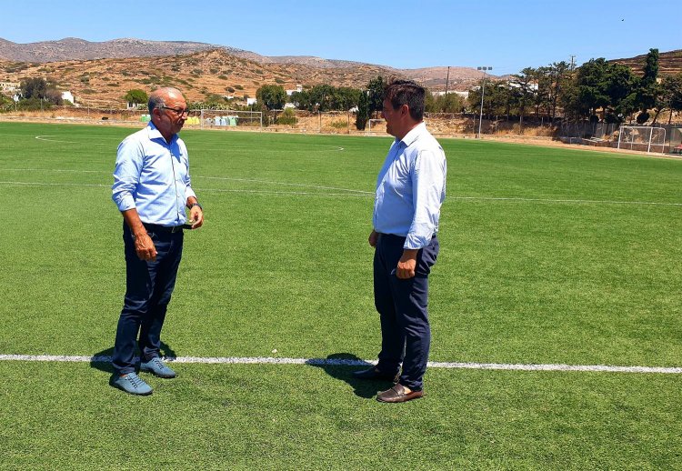 Aegean Islands: Αναβαθμίζονται οι αθλητικές εγκαταστάσεις ποδοσφαίρου της Ίου με χρηματοδότηση της Περιφέρειας Ν. Αιγαίου