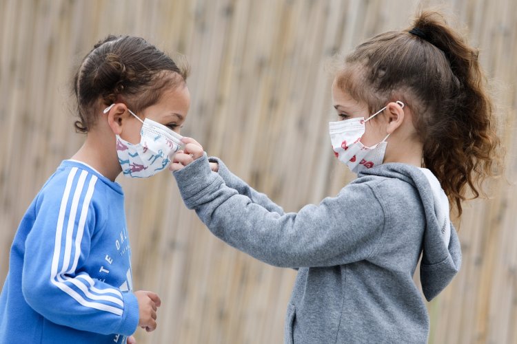 Coronavirus Pandemic - Παγκόσμιος Οργανισμός Υγείας: Τι ισχύει για τη χρήση μάσκας στα παιδιά, την εποχή της πανδημίας!!