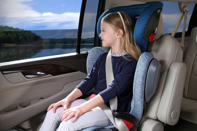 Νέος ΚΟΚ - Ασφαλής μετακίνηση των παιδιών: Μετά τα 16 συνεπιβάτες τα παιδιά σε μηχανή, σε ειδικό κάθισμα έως 12 ετών στο αυτοκίνητο!!