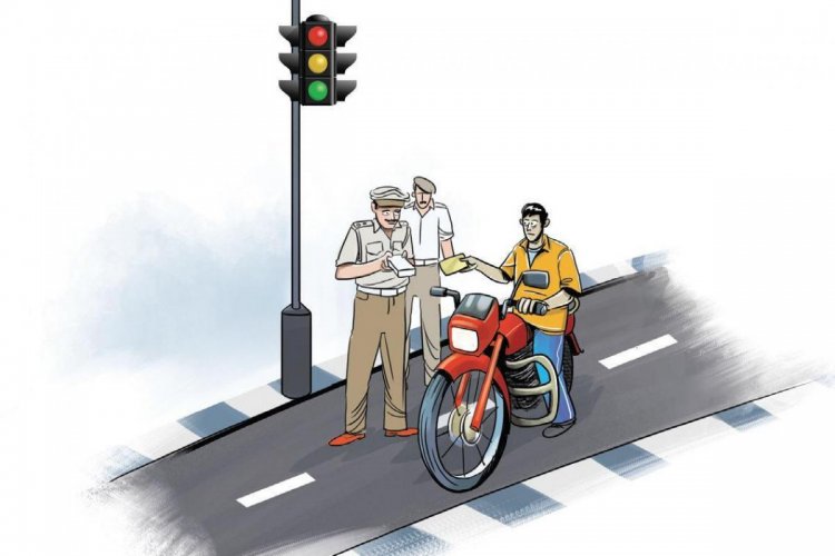 Traffic Violations and Fines - ΚΟΚ: Μειώνεται στο μισό το πρόστιμο για παράνομη στάθμευση δικύκλων
