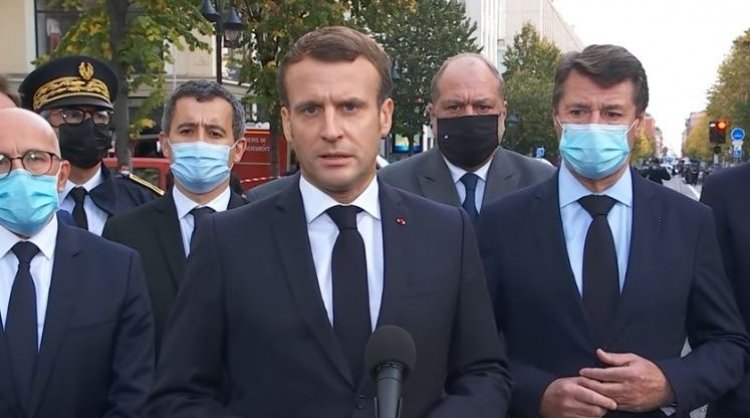 Emmanuel Macron: Δεν θα κάνουμε καμία υποχώρηση στις γαλλικές αξίες