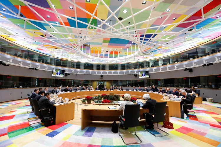 EU Summit: Μάχη για το προσχέδιο στο δείπνο της Συνόδου