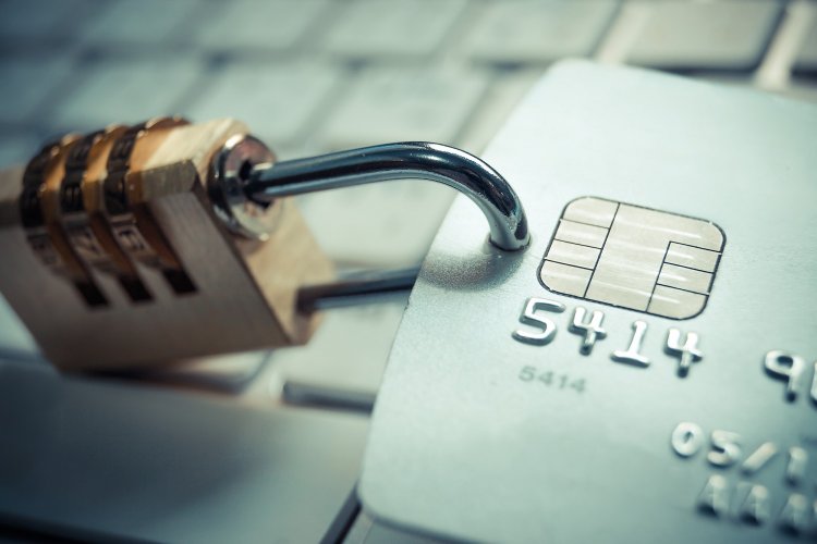 e Payments: Στον αέρα τα e-shops!! Έρχεται μπλόκο στις ηλεκτρονικές πληρωμές!!
