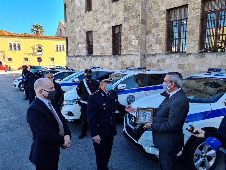 Aegean Islands: Με δέκα νέα οχήματα ενισχύθηκε η Αστυνομική Διεύθυνση Ρόδου μέσα από τους ευρωπαϊκούς πόρους της Περιφέρειας