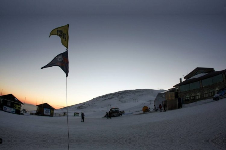 Ski Resorts: Αυστηρό το άνοιγμα στη μετακίνηση εκτός Νομού, ανοιχτά χιονοδρομικά με κλειστά καφέ, εστιατόρια και φαγητό... στο δωμάτιο