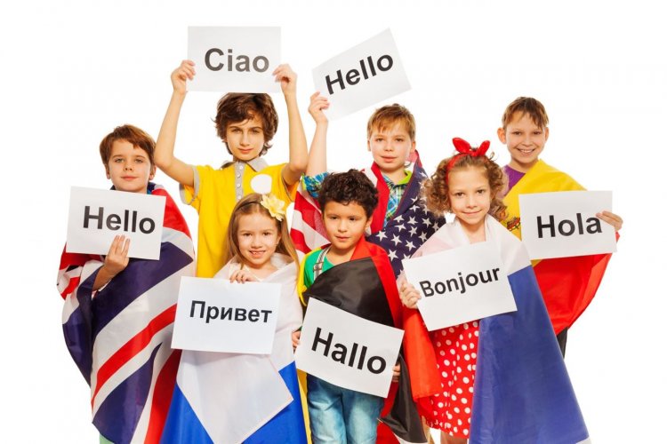International Mother Language Day: Πολυγλωσσία - Μύθοι και προκλήσεις