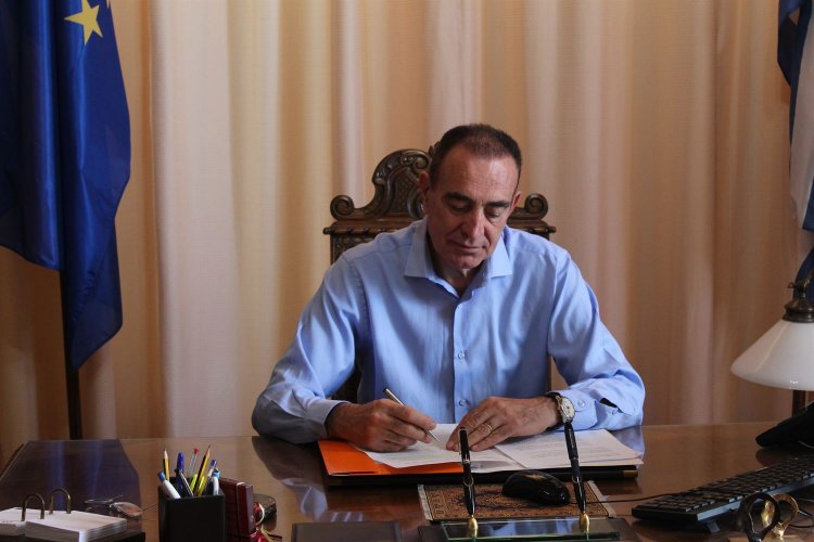 Mayor of Syros: Επιστολή Δημάρχου Σύρου - Ερμούπολης προς την Υπουργό Πολιτισμού με αφορμή την κατάρρευση κτιρίου στην Ερμούπολη