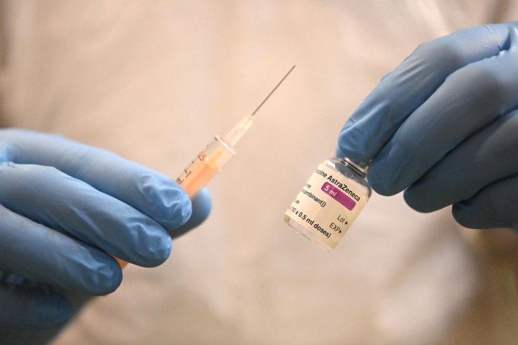 Covid-19 Vaccination - Αθηνά Λινού: Τι πρέπει να ξέρουν όσοι έχουν ραντεβού για το AstraZeneca