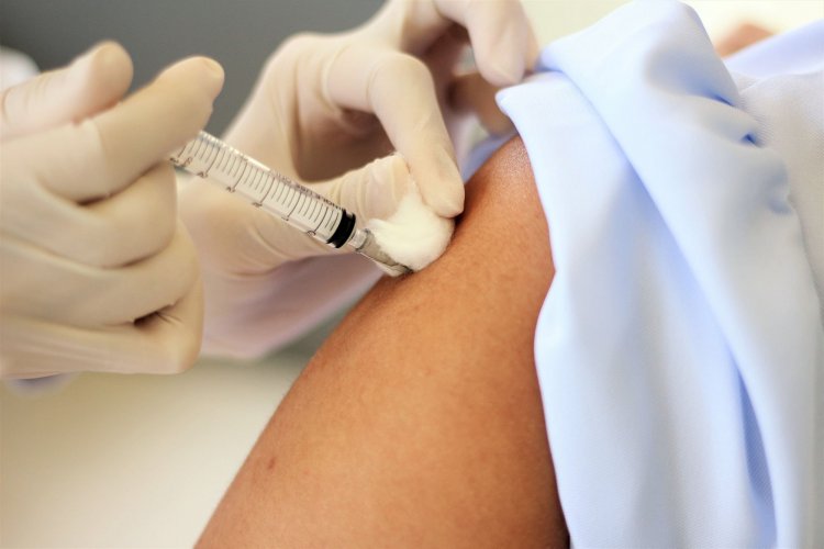 Influenza Vaccinations: Τυχεροί όσοι εμβολιάστηκαν για τη γρίπη!! Τι δείχνει νέα μελέτη!!