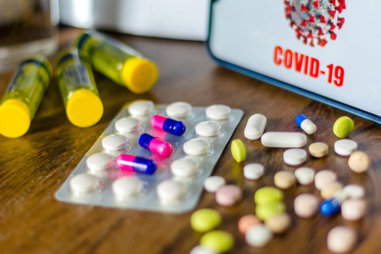 Covid-19 Treatment - Δημόπουλος: Αντιικά φάρμακα για κορωνοϊό που θα χορηγούνται από στόμα