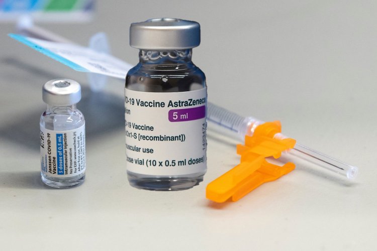 Covid-19 Vaccination - La Stampa: Η ΕΕ δεν θα ανανεώσει τα συμβόλαια με AstraZeneca και Johnson & Johnson