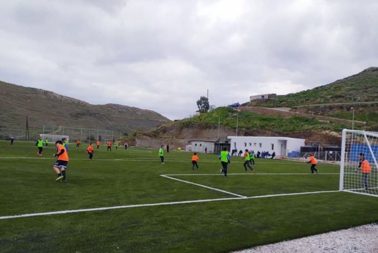 Aegean Islands: Νέος ηλεκτροφωτισμός στο γήπεδο  ποδοσφαίρου της Κύθνου από την Περιφέρεια Ν. Αιγαίου
