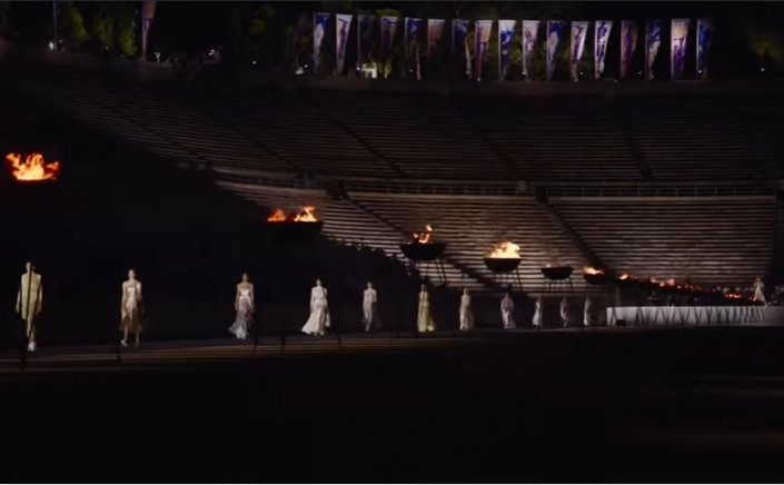 Dior’s Cruise 2022 Show: Kαθηλωτικός Dior!! To Καλλιμάρμαρο γέμισε με σύγχρονες ιέρειες ντυμένες στα λευκά [Video]