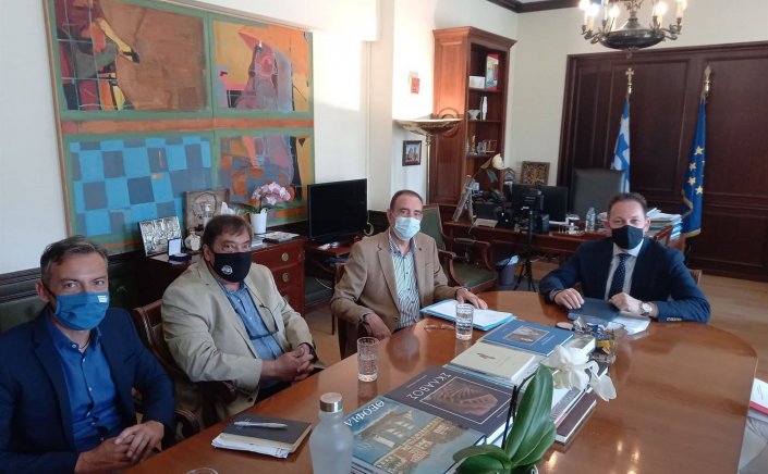 Mayor of Syros: Σημαντικά ζητήματα της Σύρου που χρήζουν άμεσης επίλυσης έθεσε στον Στέλιο Πέτσα ο Νίκος Λειβαδάρας