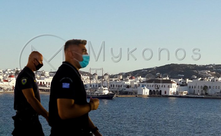 Mykonos Arrest: Τρεις [3] συλλήψεις για απείθεια και κατάληψη αιγιαλού στη Μύκονο!!