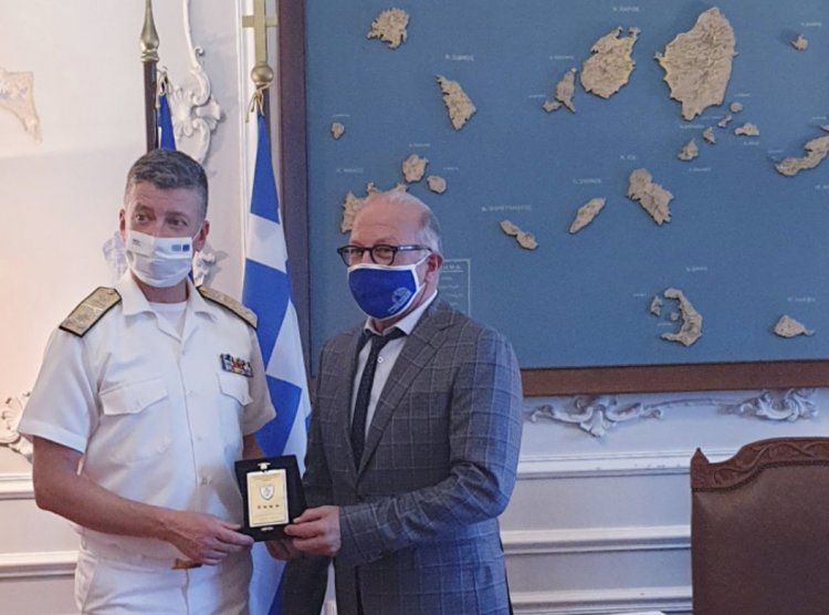 Aegean Islands: Επίσκεψη του Αρχηγού του Λιμενικού Σώματος στον Αντιπεριφερειάρχη Κυκλάδων Γιώργο Λεονταρίτη