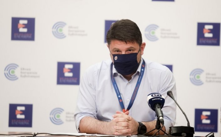 Briefing on covid-19: Έκτακτη ενημέρωση Χαρδαλιά μετά το άλμα στα κρούσματα