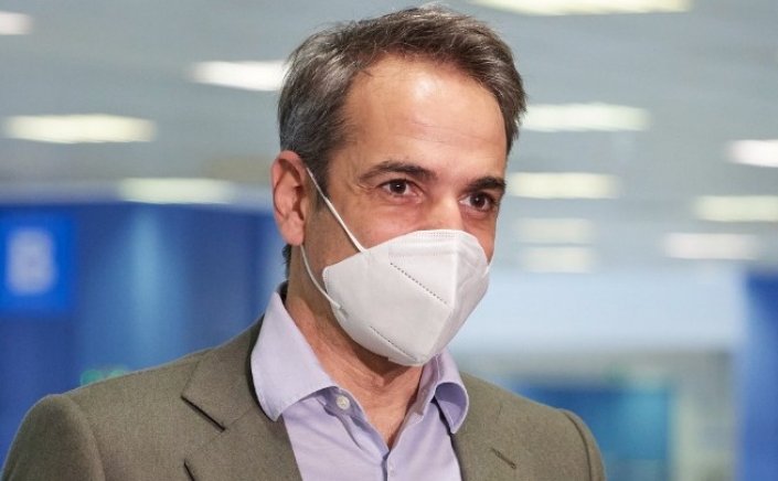 PM Mitsotakis: Το κράτος βρίσκεται δίπλα στους μαθητές και τις οικογένειές τους