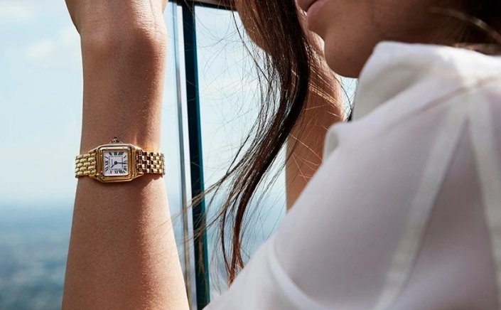 Mykonos: Αποκαλυπτικό Video με Κακοποιό να κλέβει πανάκριβο ρολόι τουρίστριας στη Μύκονο!!