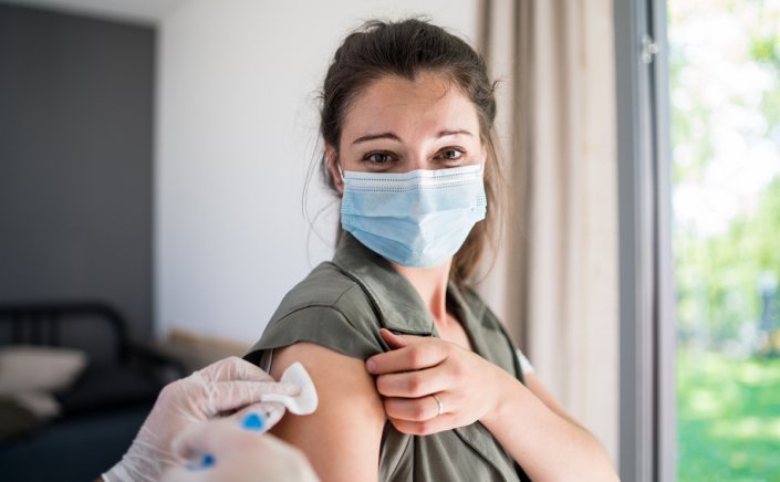 Vaccination: Εμβολιασμός κατ΄οίκον!! Όλα όσα πρέπει να ξέρετε  - Βήμα βήμα η διαδικασία