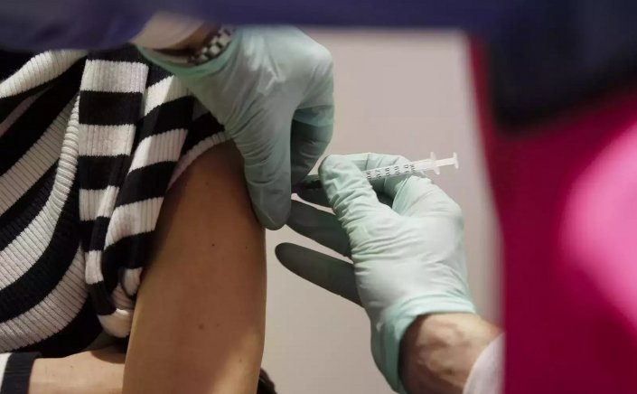 Vaccination - Εκκληση Κικίλια: Κάντε έστω μία δόση εμβολίου πριν πάτε διακοπές!! Ιδιαίτερη προσοχή για τους 55 και άνω!!