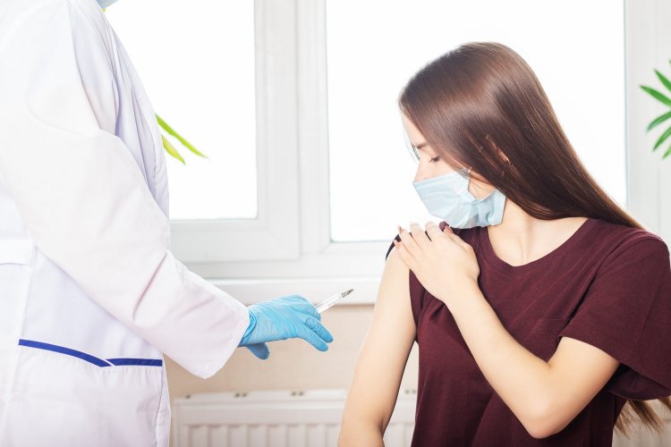 Vaccination of teenagers 15 - 17 years:  Από τους Παιδίατρους το κλείσιμο των ραντεβού για τον Εμβολιασμό 15 – 17 ετών