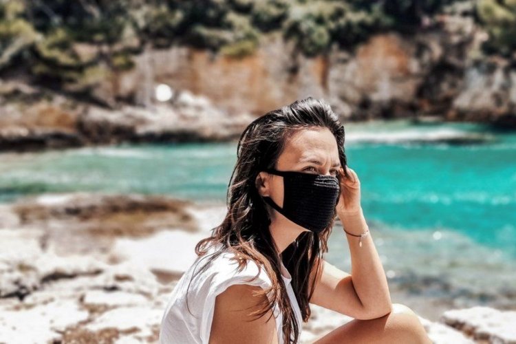 Covid Curbs: Νέα μέτρα!! Έρχεται Υποχρεωτική Μάσκα στους Εξωτερικούς Χώρους στη Μύκονο & στα Νησιά!!