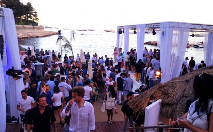 Coronavirus: Με drones οι έλεγχοι για κορωνοπάρτι και πανηγύρια!! Το σχέδιο δράσης με το βλέμμα στον Δεκαπενταύγουστο!!