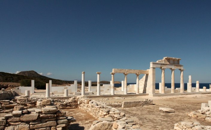Antiquities of Cyclades: Ολοκληρώθηκαν οι ανασκαφές στο Δεσποτικό και οι εργασίες αναστήλωσης στο ναό και το εστιατόριο του Ιερού του Απόλλωνα