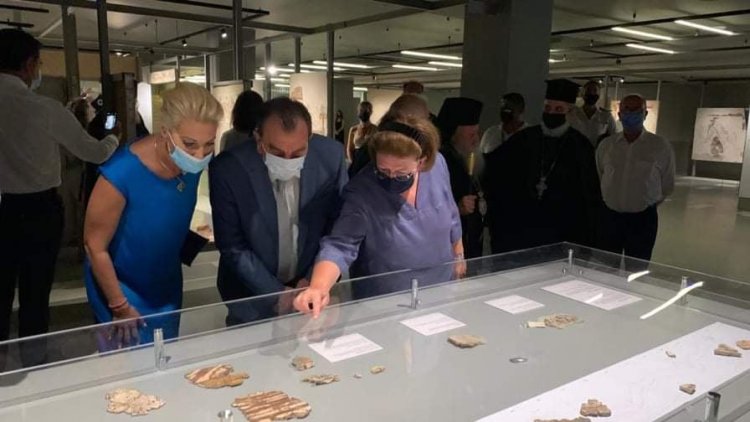 Santorini Culture:  Εγκαίνια της έκθεσης των θηραϊκών τοιχογραφιών στο Μουσείο Προϊστορικής Θήρας από την Υπουργό Πολιτισμού και Αθλητισμού