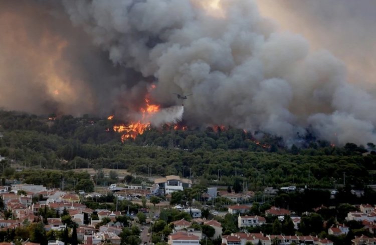 Fire in Attica: Εντολή εκκένωσης των Θρακομακεδόνων
