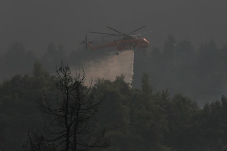 Wildfires: Μάχη με τις αναζωπυρώσεις στην Εύβοια!! Πύρινο μέτωπο απειλεί το Ασμήνιο - Μήνυμα του 112 για εκκένωση της περιοχής