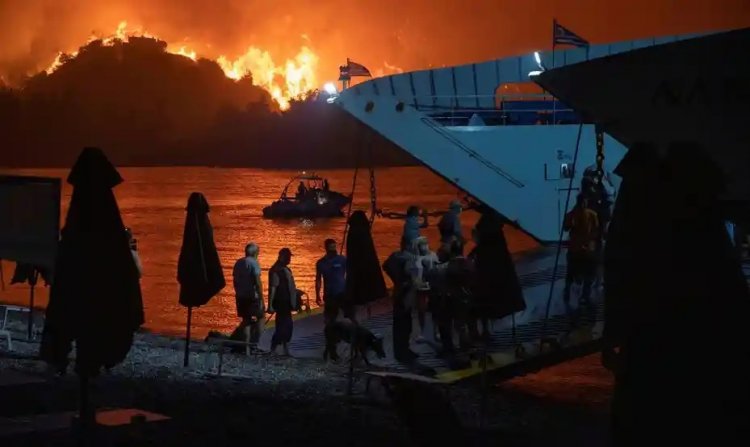 Fire victims: Τα 9 μέτρα του υπουργείου Εργασίας -Κοινωνικών Υποθέσεων για τη στήριξη των πυρόπληκτων