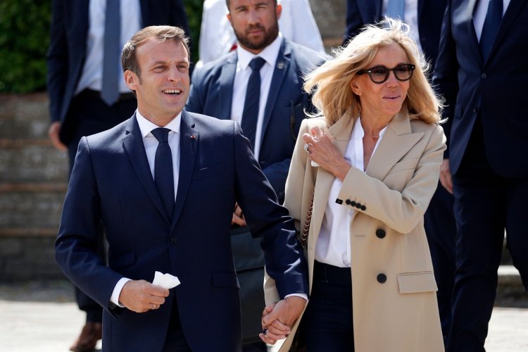 Macron book: Μιλάνε κάθε 1 ώρα, δεν κάνει τίποτα εάν δεν την ρωτήσει - Βιβλίο-«φωτιά» για το ζεύγος Μακρόν