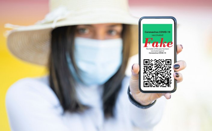 Fake Vaccination Cards: «Πάρτι» απάτης με πλαστά πιστοποιητικά στο διαδίκτυο!! Αυστηροποίηση με διπλή ταυτοποίηση μέσω κινητού τηλεφώνου!!