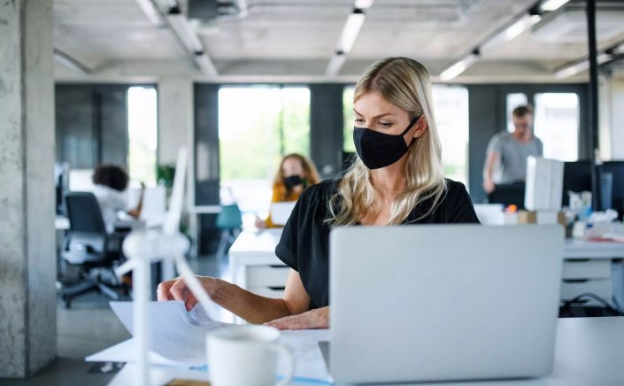 Covid-19 Curbs: Νέα μέτρα για την είσοδο του κοινού στις Δημόσιες Υπηρεσίες