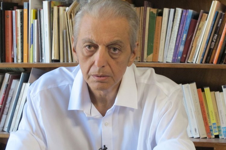 Notable Death: Πέθανε ο σπουδαίος ποιητής Γιώργος Κακουλίδης
