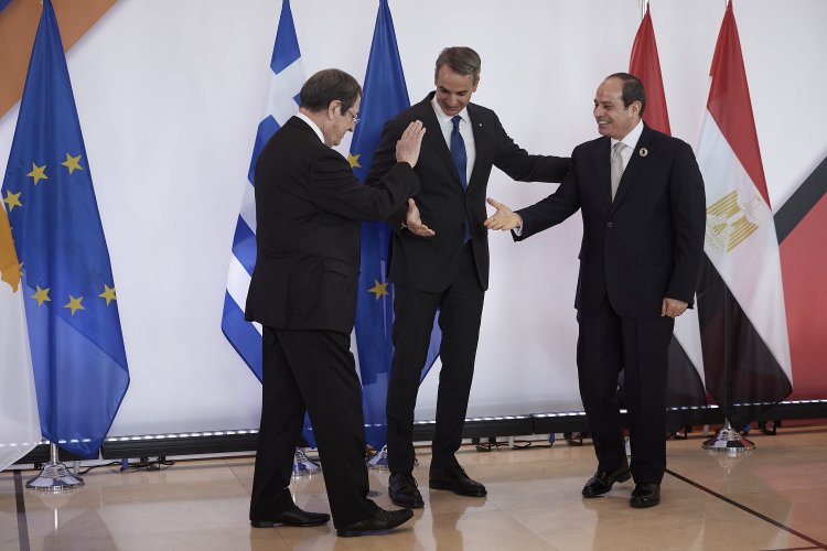 Significant trilateral meeting in Athens: Το κείμενο Διακήρυξης Ελλάδας-Αιγύπτου-Κύπρου-Αυστηρά μηνύματα σε Τουρκία
