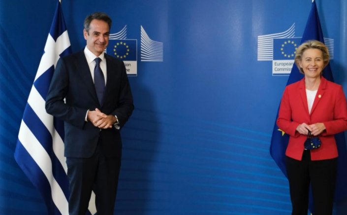 PM Mitsotakis: Επιστολή Μητσοτάκη σε Κομισιόν - Πιστοποιητικό ΕΕ για ταξίδια στους άνω των 60 μόνο με 3η δόση εμβολιασμού