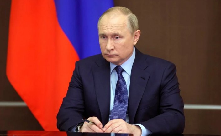 Intranasal Covid-19 vaccine: Το ρινικής μορφής εμβόλιο που δοκίμασε ο Πούτιν ήταν σε μορφή υγρού